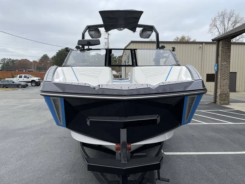 Slide: The Image of Nautique Super Air Nautique G21 2026 - 7