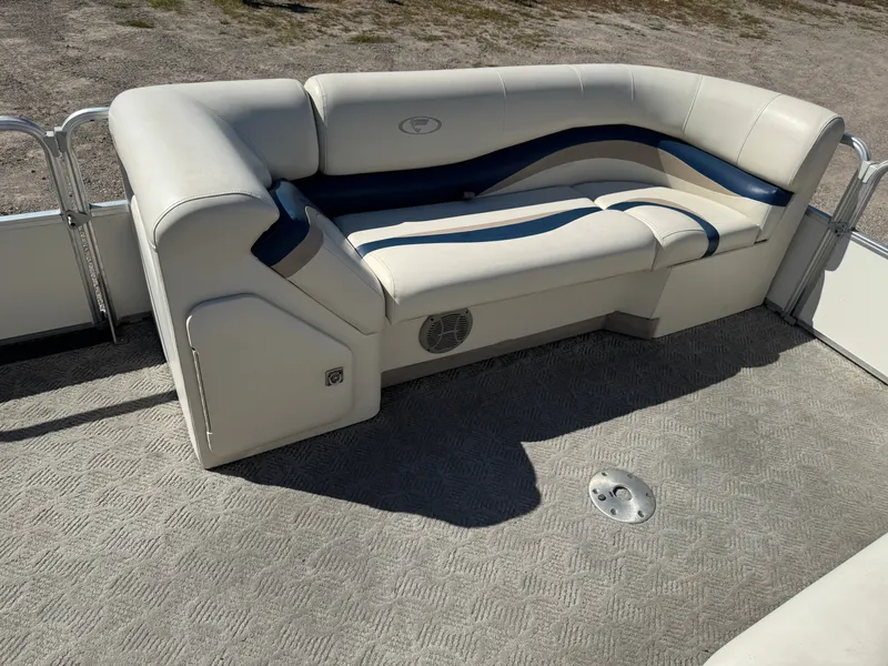 Slide: The Image of Fisher 220 Freedom Pontoon 2004 - 12