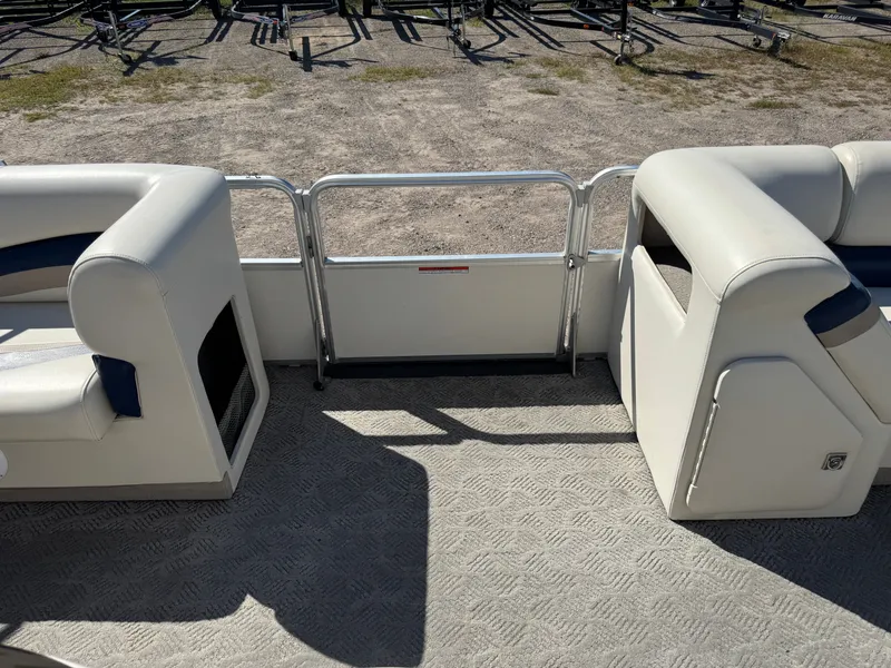 Slide: The Image of Fisher 220 Freedom Pontoon 2004 - 13