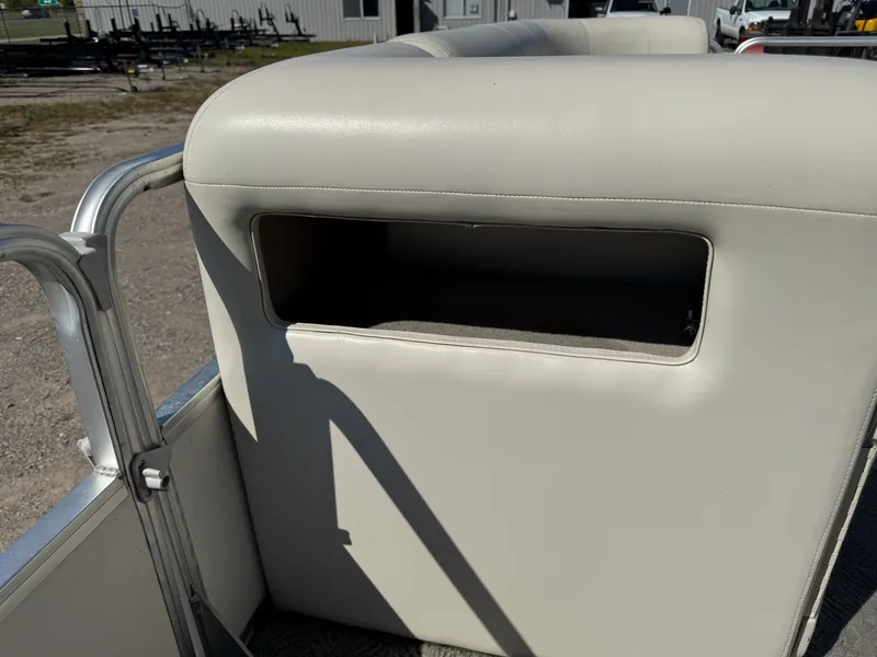 Slide: The Image of Fisher 220 Freedom Pontoon 2004 - 14