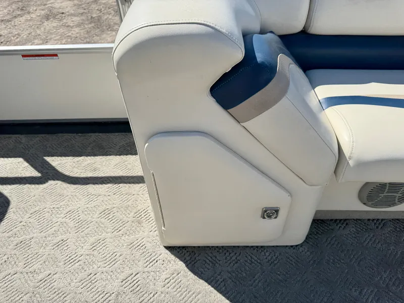 Slide: The Image of Fisher 220 Freedom Pontoon 2004 - 15