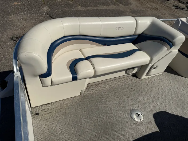 Slide: The Image of Fisher 220 Freedom Pontoon 2004 - 17