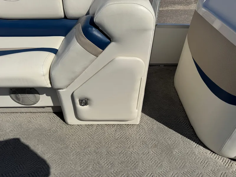 Slide: The Image of Fisher 220 Freedom Pontoon 2004 - 19