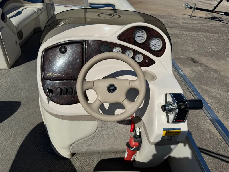 Slide: The Image of Fisher 220 Freedom Pontoon 2004 - 28