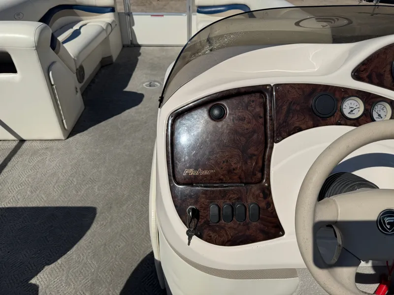 Slide: The Image of Fisher 220 Freedom Pontoon 2004 - 31