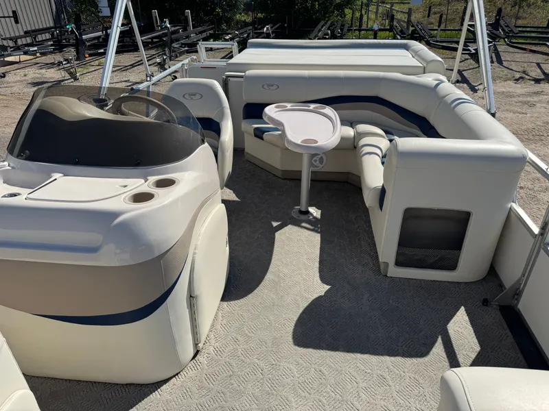 Slide: The Image of Fisher 220 Freedom Pontoon 2004 - 6