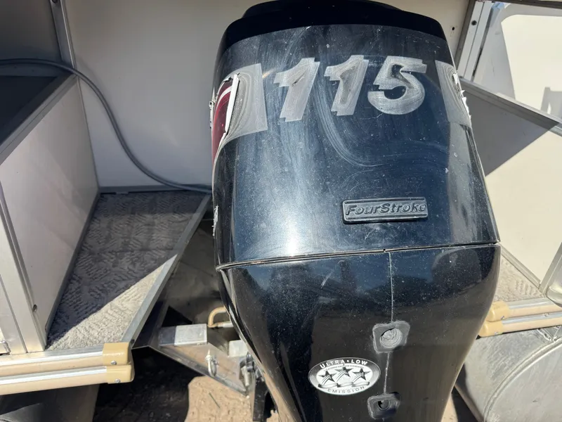 Slide: The Image of Fisher 220 Freedom Pontoon 2004 - 70