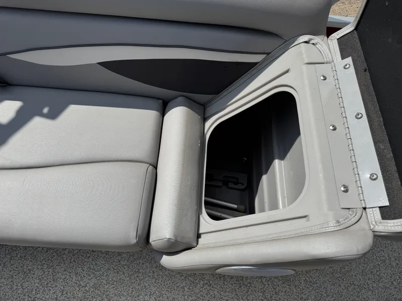 Slide: The Image of Bennington 188 SFV Pontoon 2020 - 30