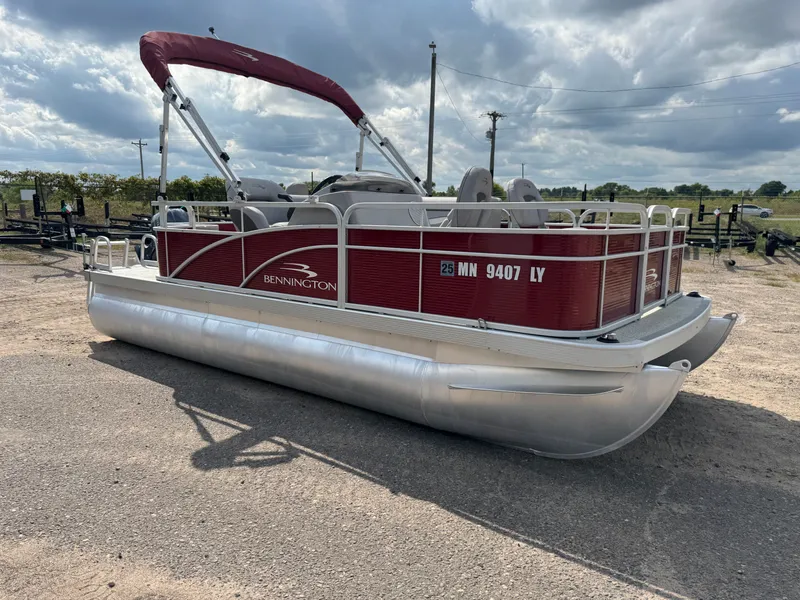 Slide: The Image of Bennington 188 SFV Pontoon 2020 - 50