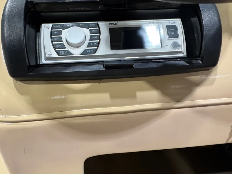 Slide: The Image of G3 LV 188 Fish Pontoon 2012 - 28