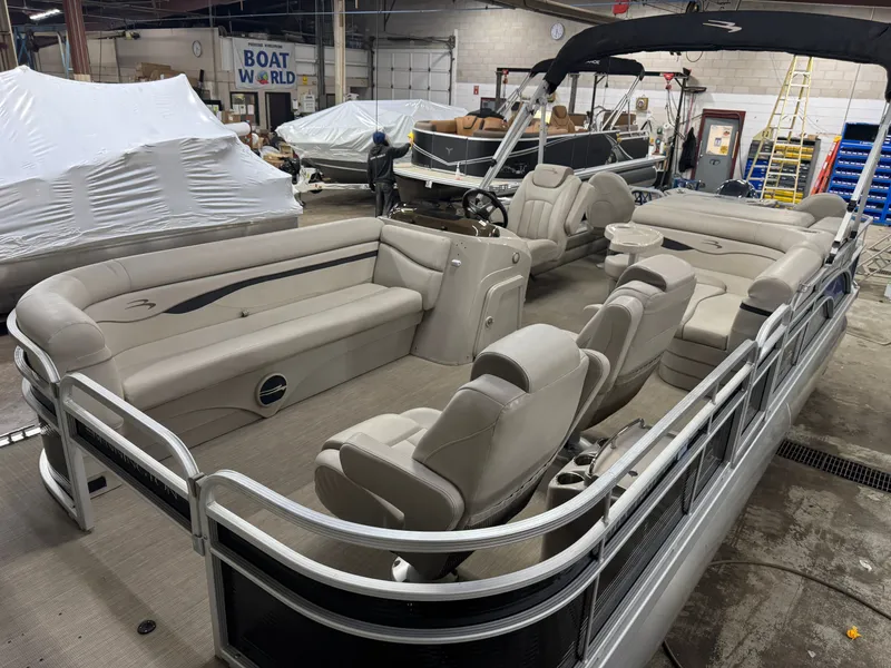 The Image of Bennington 2017 Bennington 22 SS Pontoon & 90HP Yamaha 4-Stroke 2017 - 1
