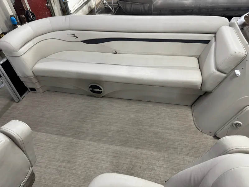Slide: The Image of Bennington 2017 Bennington 22 SS Pontoon & 90HP Yamaha 4-Stroke 2017 - 11