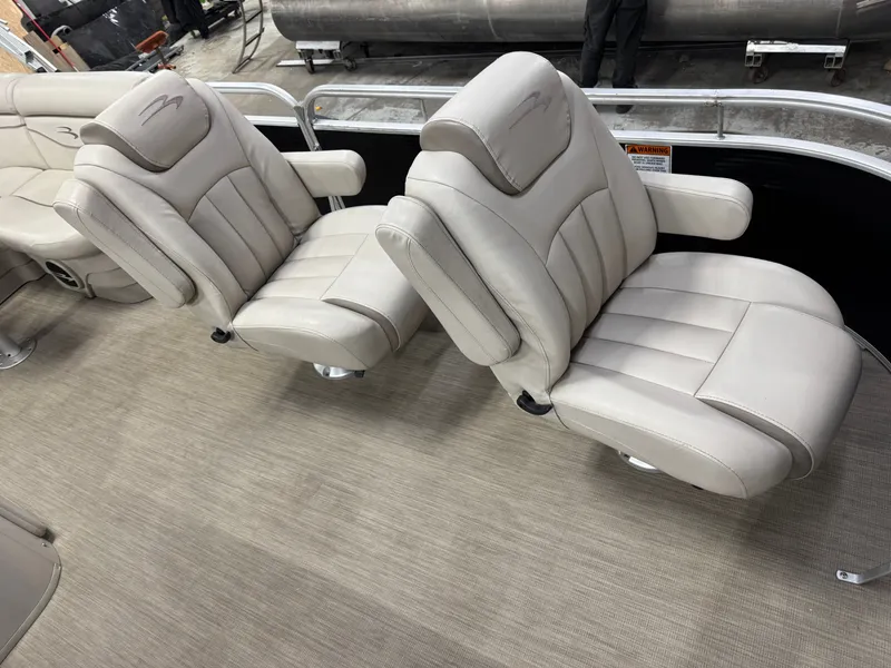 Slide: The Image of Bennington 2017 Bennington 22 SS Pontoon & 90HP Yamaha 4-Stroke 2017 - 12