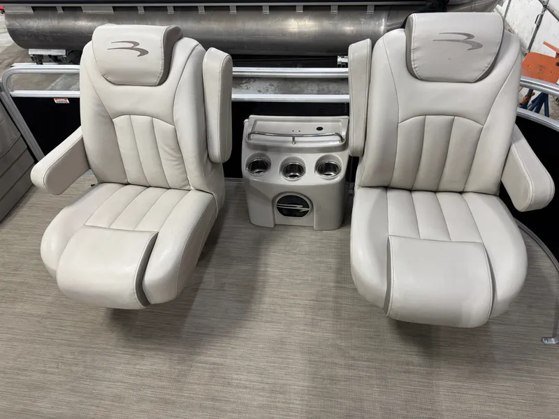 Slide: The Image of Bennington 2017 Bennington 22 SS Pontoon & 90HP Yamaha 4-Stroke 2017 - 15