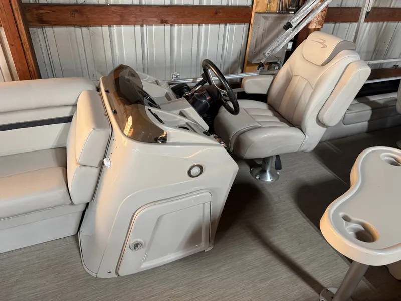Slide: The Image of Bennington 2017 Bennington 22 SS Pontoon & 90HP Yamaha 4-Stroke 2017 - 18
