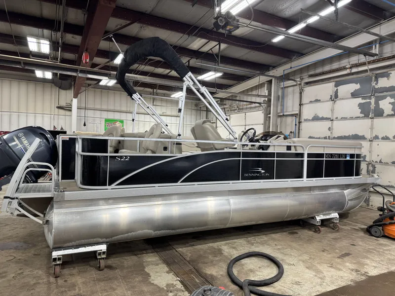 Slide: The Image of Bennington 2017 Bennington 22 SS Pontoon & 90HP Yamaha 4-Stroke 2017 - 54