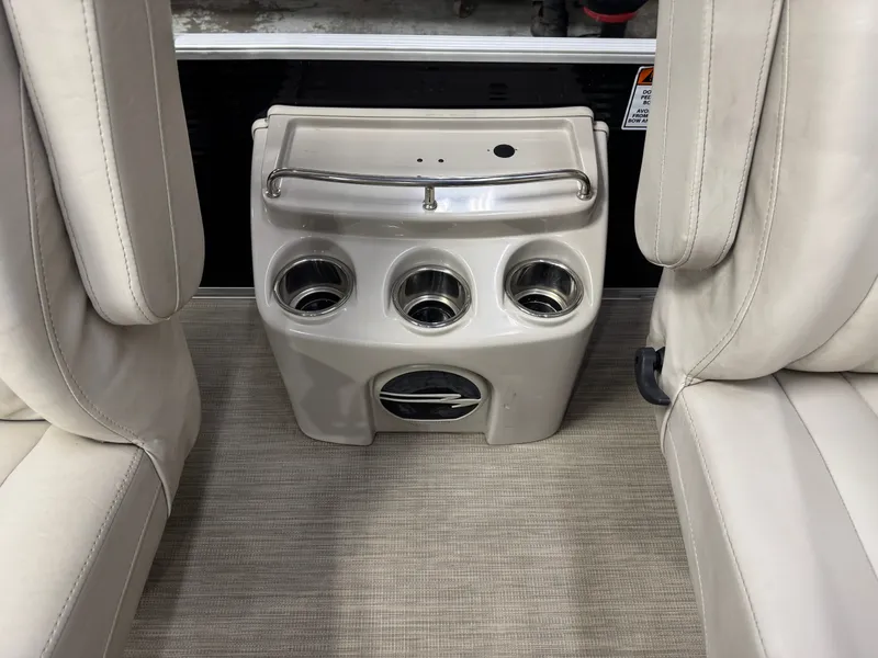 Slide: The Image of Bennington 22 SS Pontoon with 90HP Yamaha Fourstroke EFI 2017 - 16