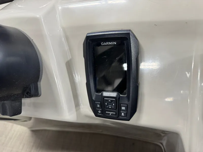 Slide: The Image of Bennington 22 SS Pontoon with 90HP Yamaha Fourstroke EFI 2017 - 24