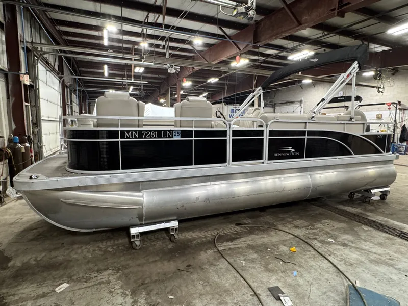 Slide: The Image of Bennington 22 SS Pontoon with 90HP Yamaha Fourstroke EFI 2017 - 25