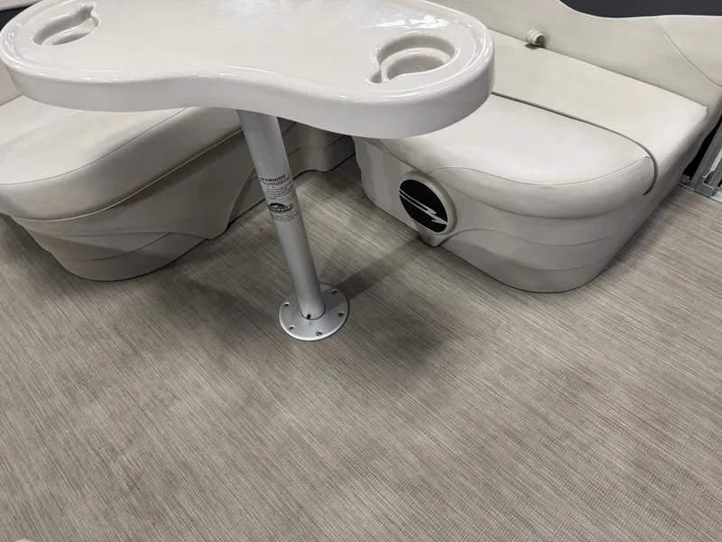 Slide: The Image of Bennington 22 SS Pontoon with 90HP Yamaha Fourstroke EFI 2017 - 29