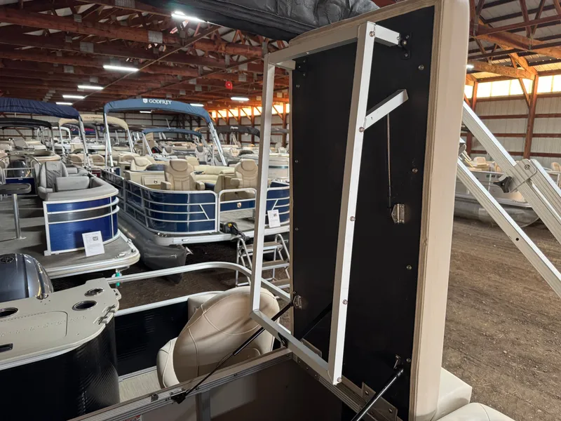 Slide: The Image of Bennington 22 SS Pontoon with 90HP Yamaha Fourstroke EFI 2017 - 34