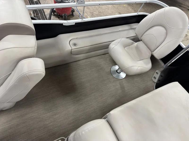 Slide: The Image of Bennington 22 SS Pontoon with 90HP Yamaha Fourstroke EFI 2017 - 35