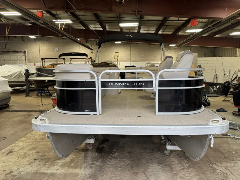 Slide: The Image of Bennington 22 SS Pontoon with 90HP Yamaha Fourstroke EFI 2017 - 49