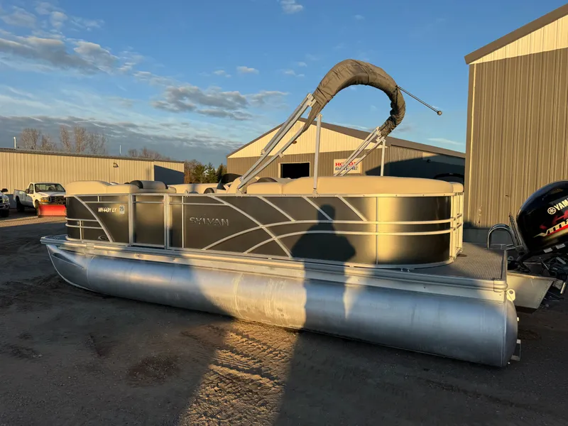 Slide: The Image of Sylvan Mirage 822 LZ Pontoon 2020 - 2