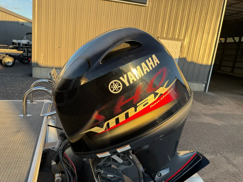 Slide: The Image of Sylvan Mirage 822 LZ Pontoon 2020 - 4