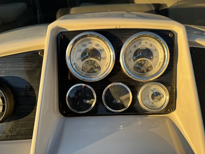 Slide: The Image of Sylvan Mirage 822 LZ Pontoon 2020 - 41