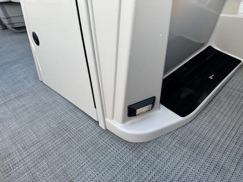 Slide: The Image of Sylvan Mirage 822 LZ Pontoon 2020 - 46