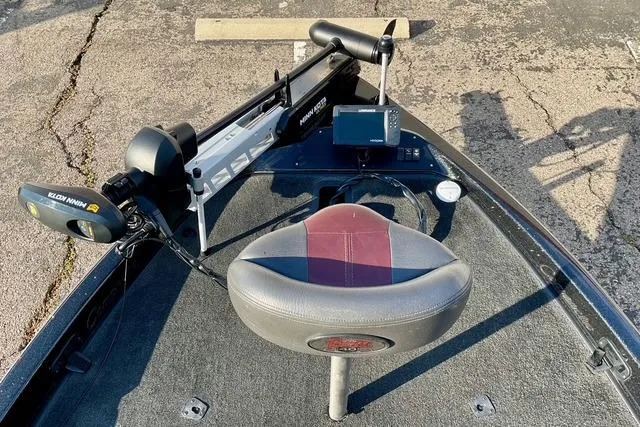 Slide: The Image of 2008 Ranger 188 VX boat with trolling motor and fishing seat. - 17