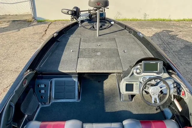 Slide: The Image of 2008 Ranger 188 VX boat interior with steering console and fishing deck. - 22