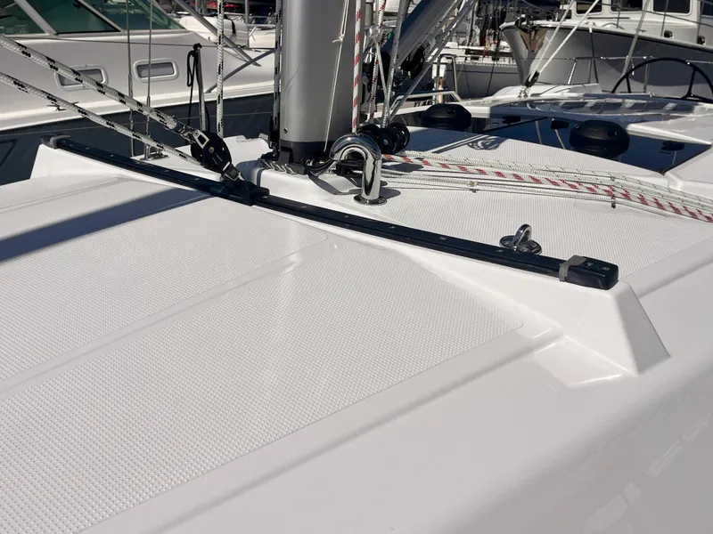 Slide: The Image of Deck of 2026 Hanse 348 sailboat with rigging and fittings. - 9