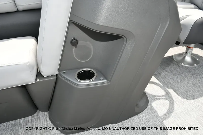 Slide: The Image of Sun Tracker Party Barge 22 DLX w/150 Mercury 4 Stroke 2026 - 22