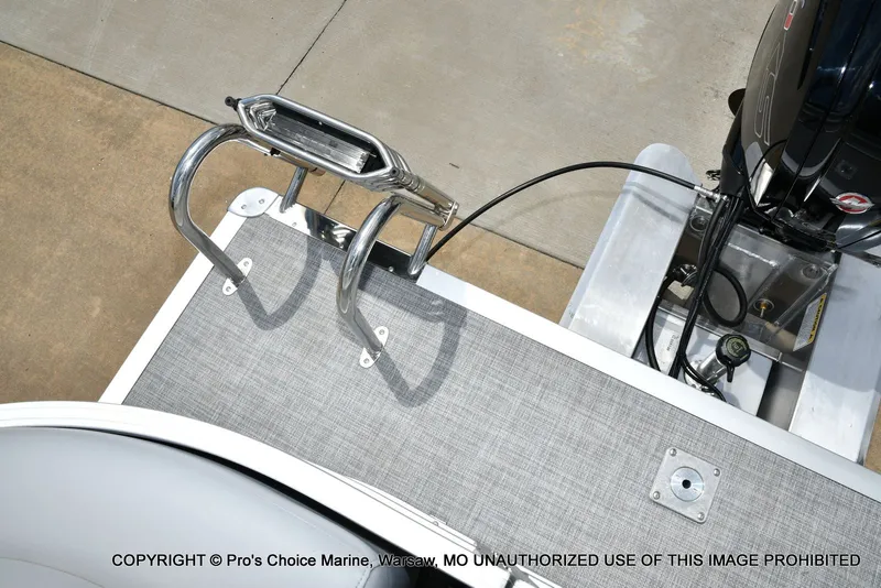 Slide: The Image of Sun Tracker Party Barge 22 DLX w/150 Mercury 4 Stroke 2026 - 32