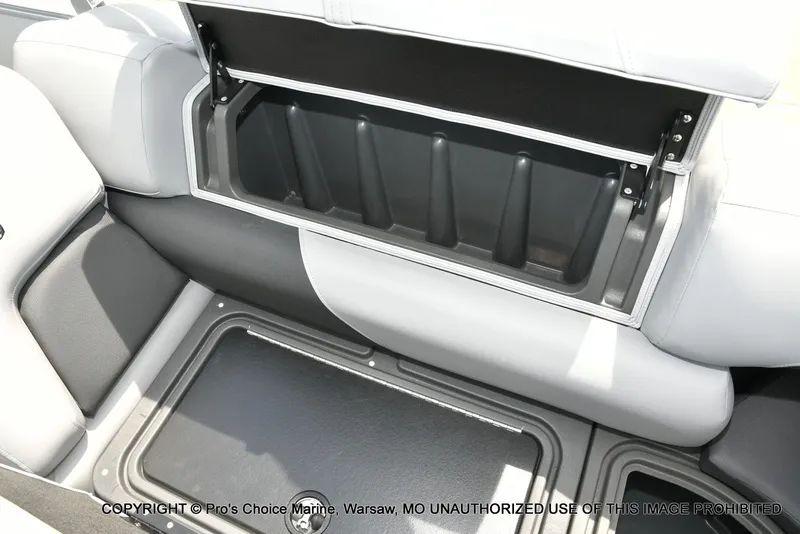 Slide: The Image of Sun Tracker Party Barge 22 DLX w/150 Mercury 4 Stroke 2026 - 39