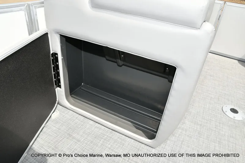 Slide: The Image of Sun Tracker Party Barge 22 DLX w/150 Mercury 4 Stroke 2026 - 53