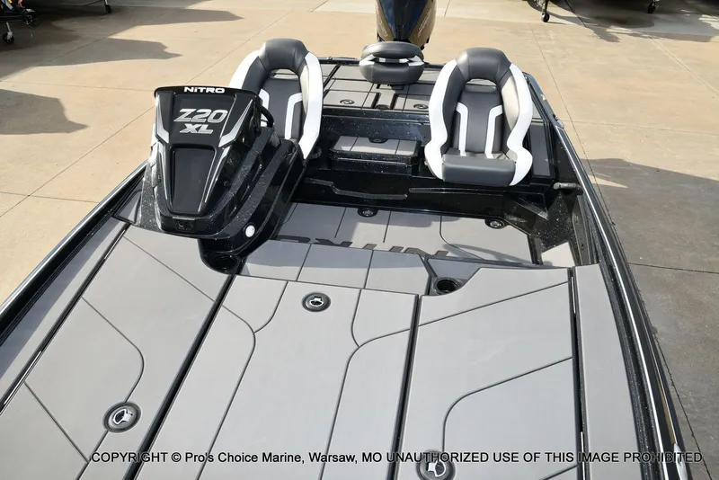 Slide: The Image of Nitro Z20 XL Traction Mat Interior 2026 - 13
