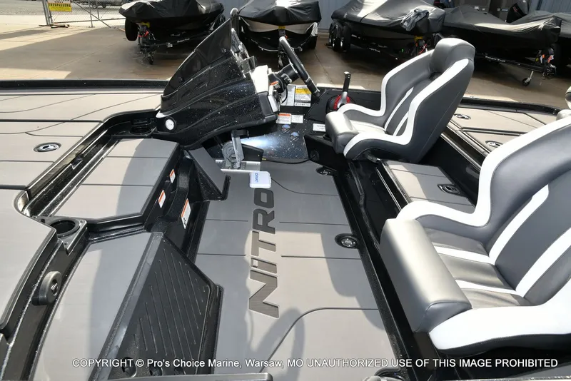 Slide: The Image of Nitro Z20 XL Traction Mat Interior 2026 - 17