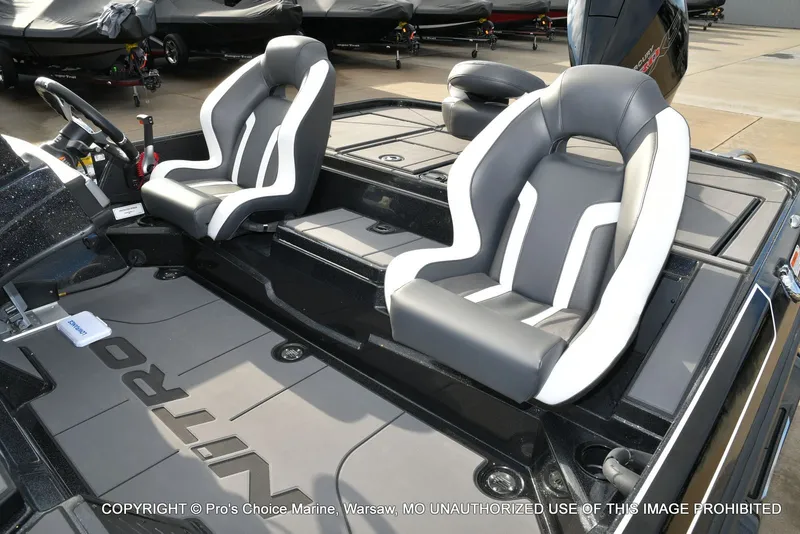 Slide: The Image of Nitro Z20 XL Traction Mat Interior 2026 - 18