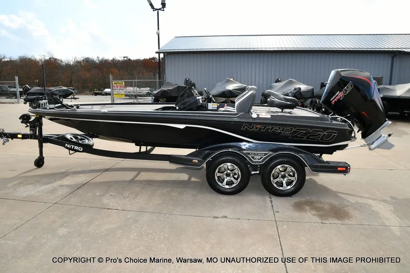 Slide: The Image of Nitro Z20 XL Traction Mat Interior 2026 - 28