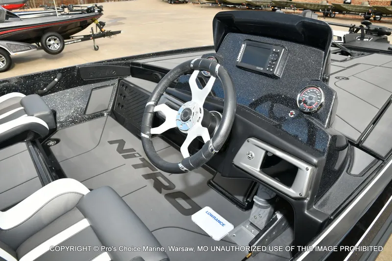 Slide: The Image of Nitro Z20 XL Traction Mat Interior 2026 - 37