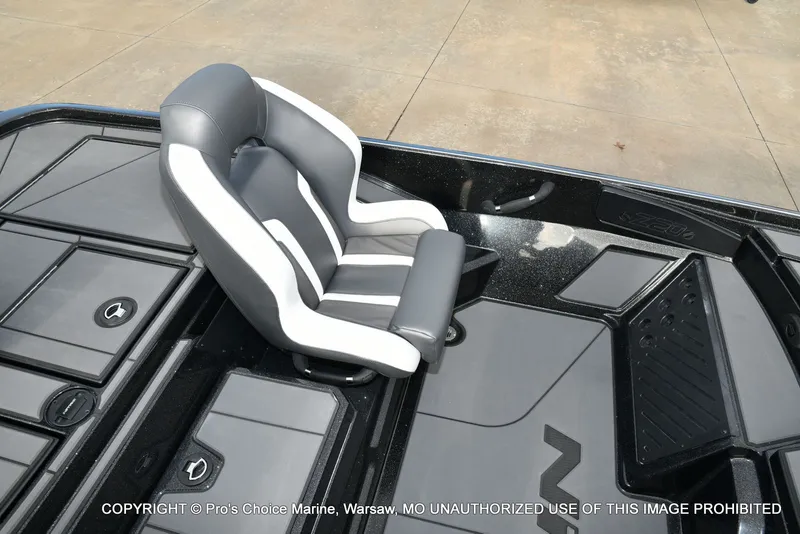 Slide: The Image of Nitro Z20 XL Traction Mat Interior 2026 - 44