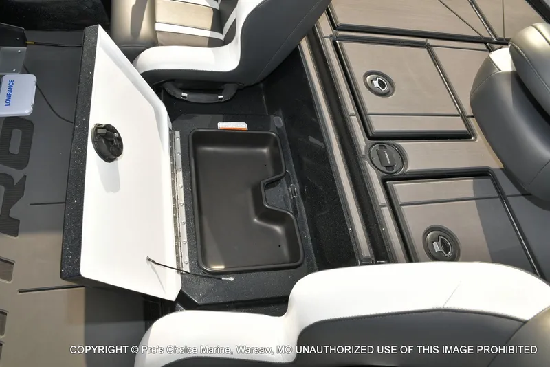 Slide: The Image of Nitro Z20 XL Traction Mat Interior 2026 - 51