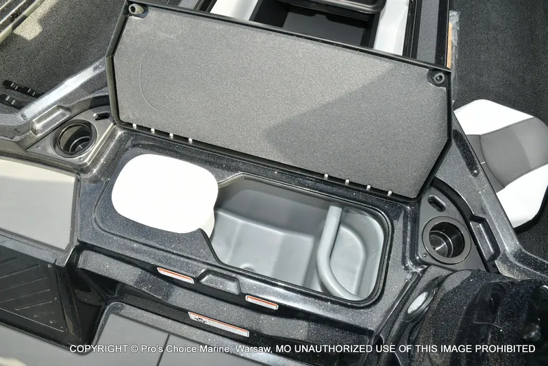 Slide: The Image of Nitro Z20 XL Traction Mat Interior 2026 - 53