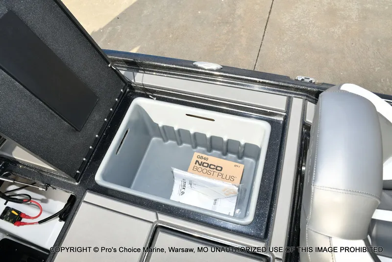 Slide: The Image of Nitro Z20 XL Traction Mat Interior 2026 - 64