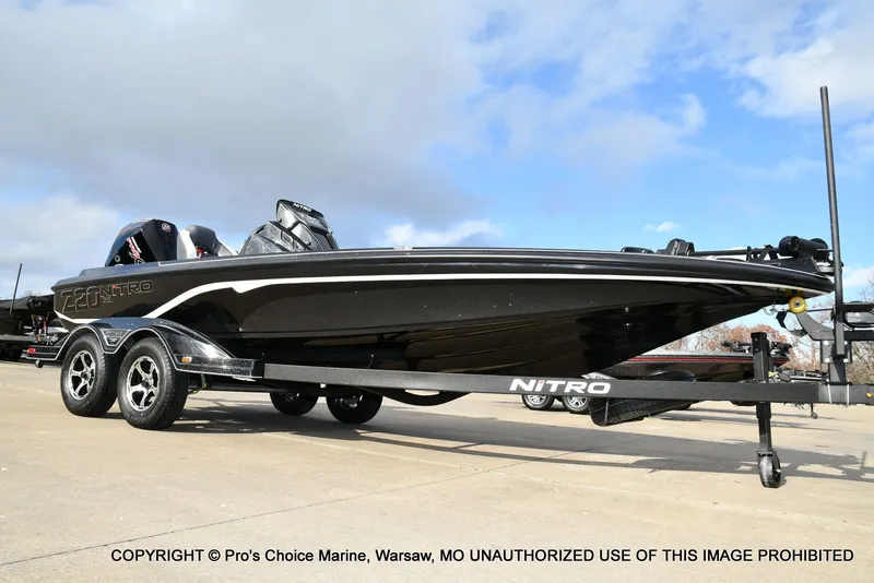 Slide: The Image of Nitro Z20 XL Traction Mat Interior 2026 - 78