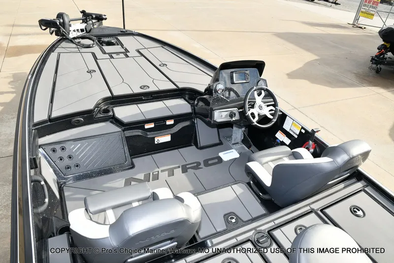 Slide: The Image of Nitro Z20 XL Traction Mat Interior 2026 - 8