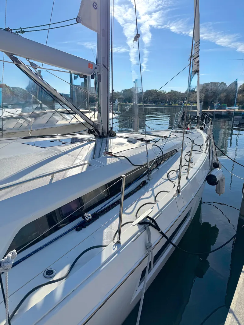 Slide: The Image of 2020 Beneteau 51.1 Starboard to Bow - 25